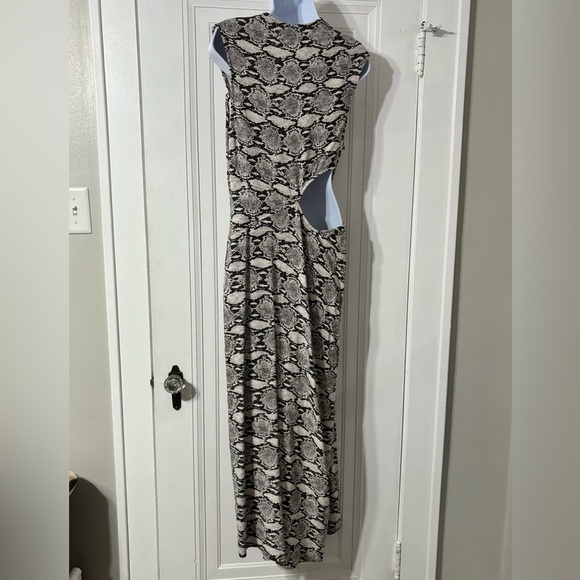 A. L.C.
Beale Snakeskin Print Cutout Midi Dress size 14 - Picture 10 of 12